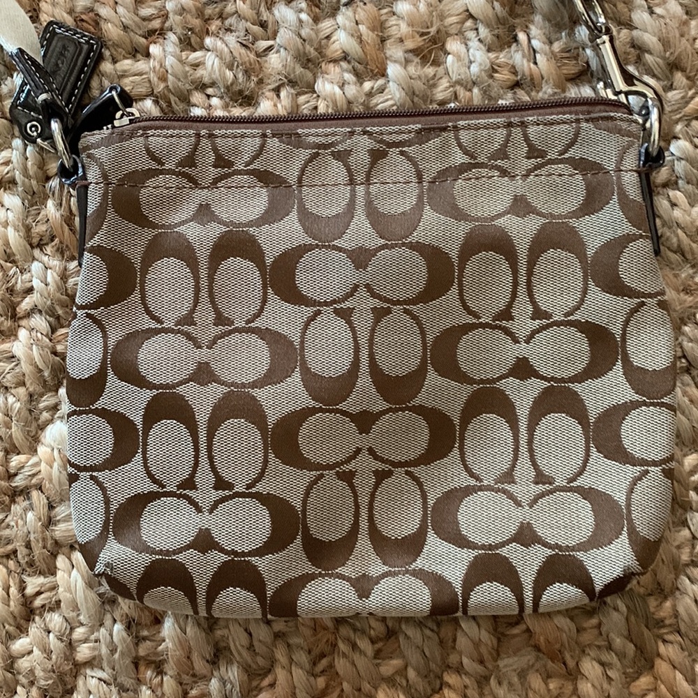 Coach monogram crossbody adjustable strap - Picture 4 of 7